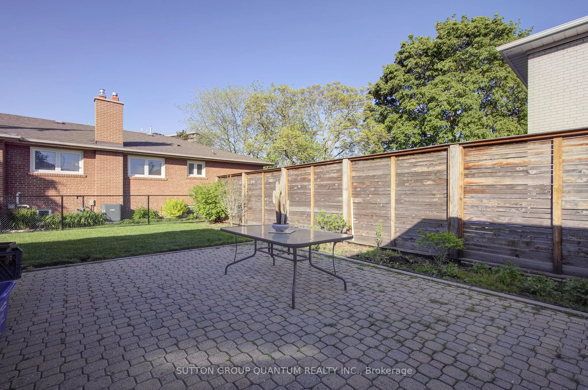 951 Streamway Crescent