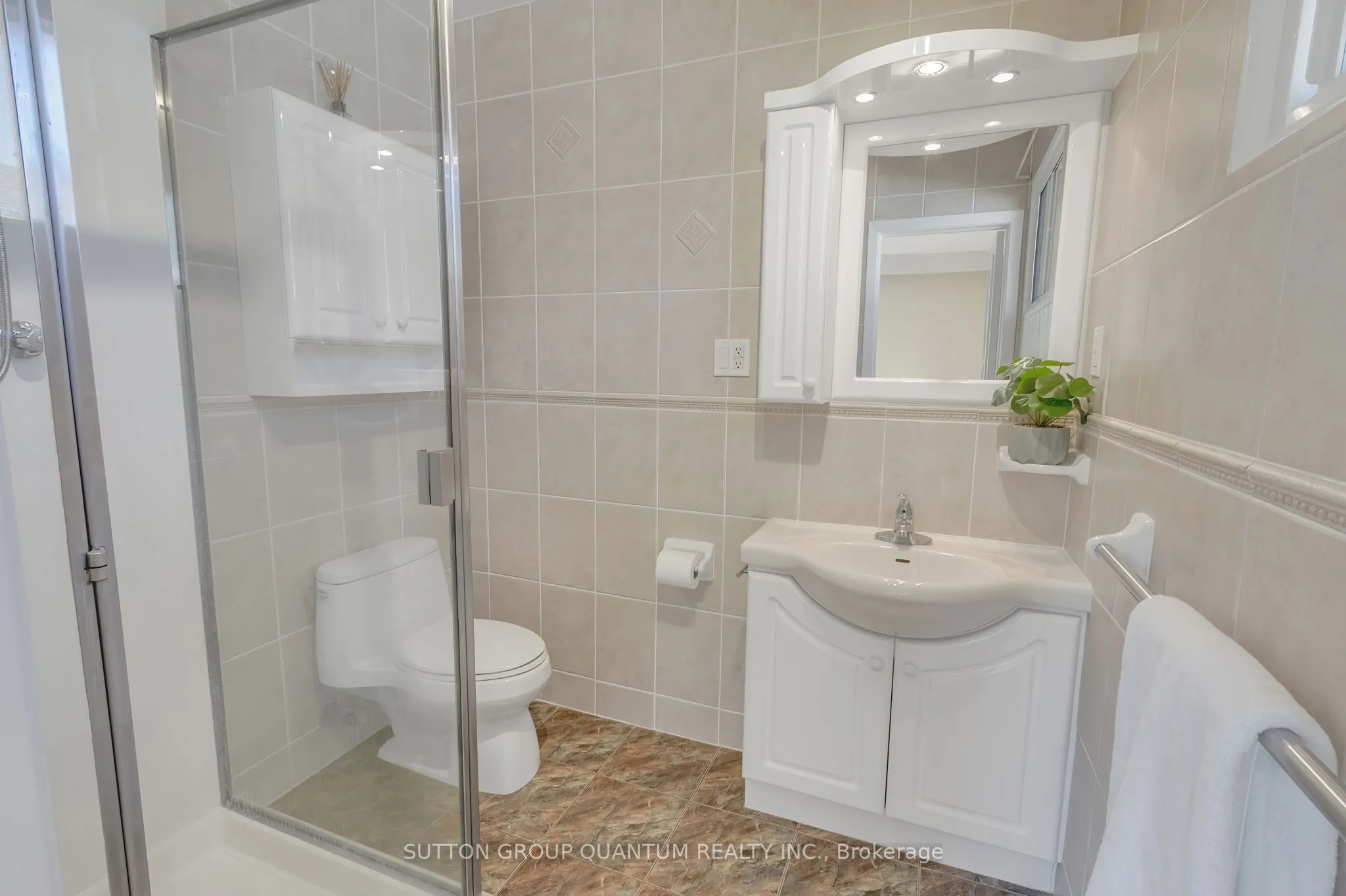 951 Streamway Crescent