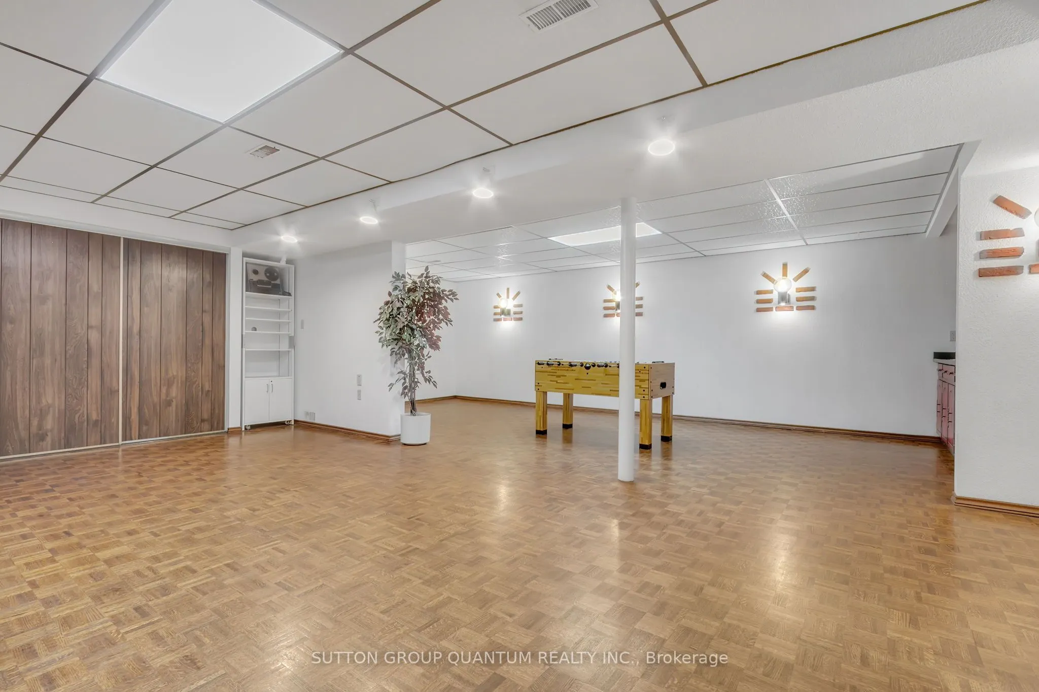 951 Streamway Crescent