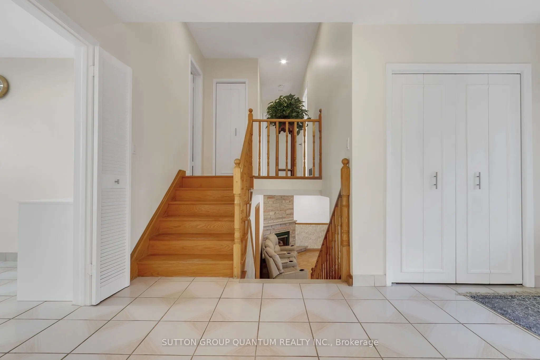 951 Streamway Crescent