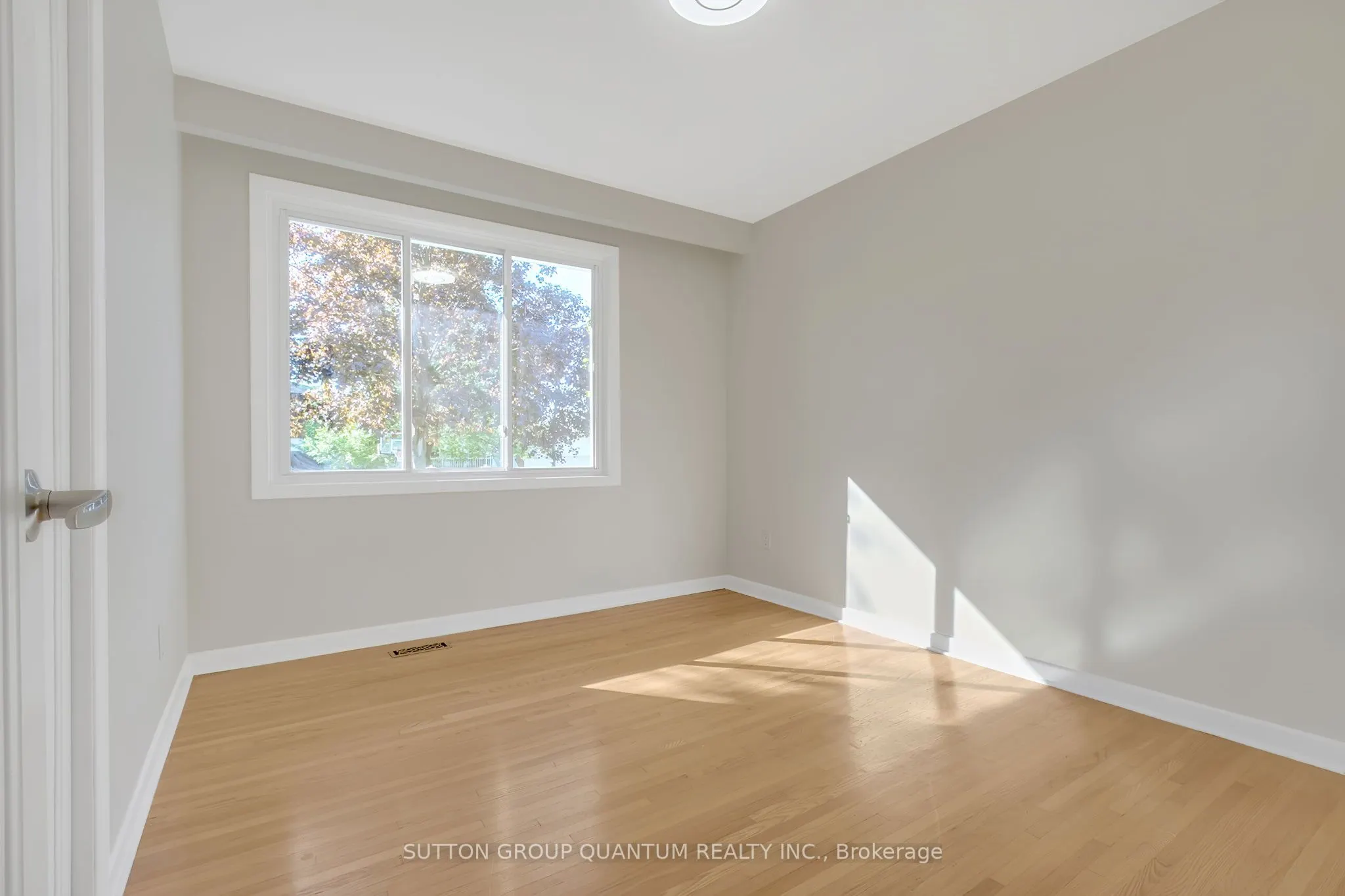 951 Streamway Crescent