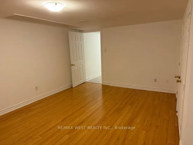 3 Harvie Avenue, #Bsmt