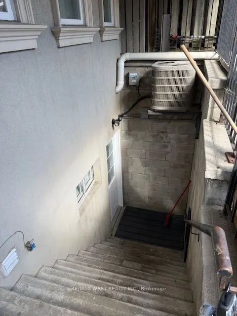 3 Harvie Avenue, #Bsmt