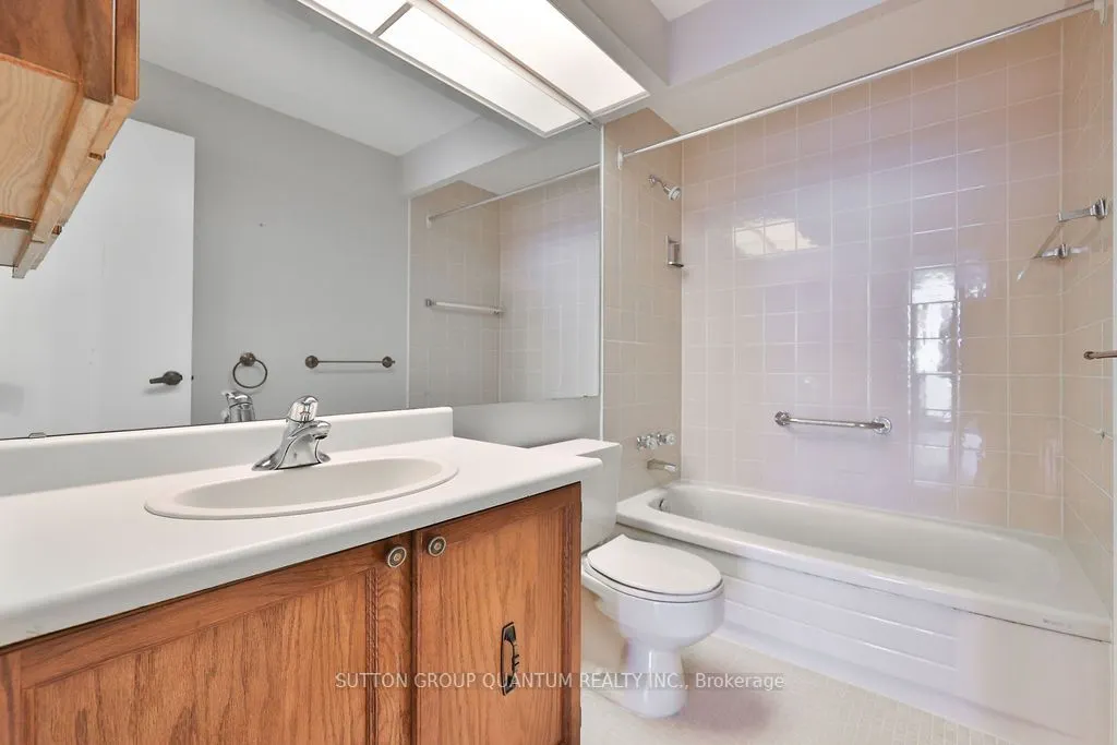 5250 Lakeshore Road, #1605