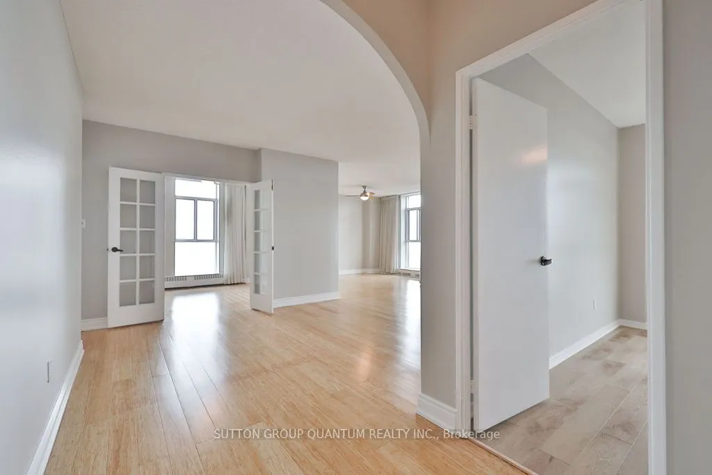 5250 Lakeshore Road, #1605