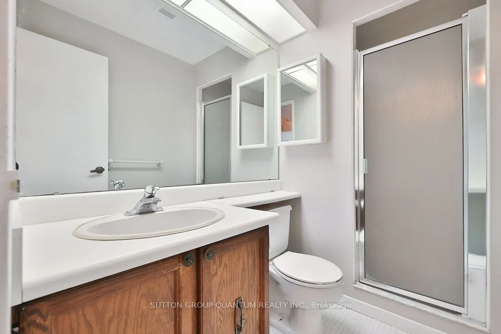 5250 Lakeshore Road, #1605