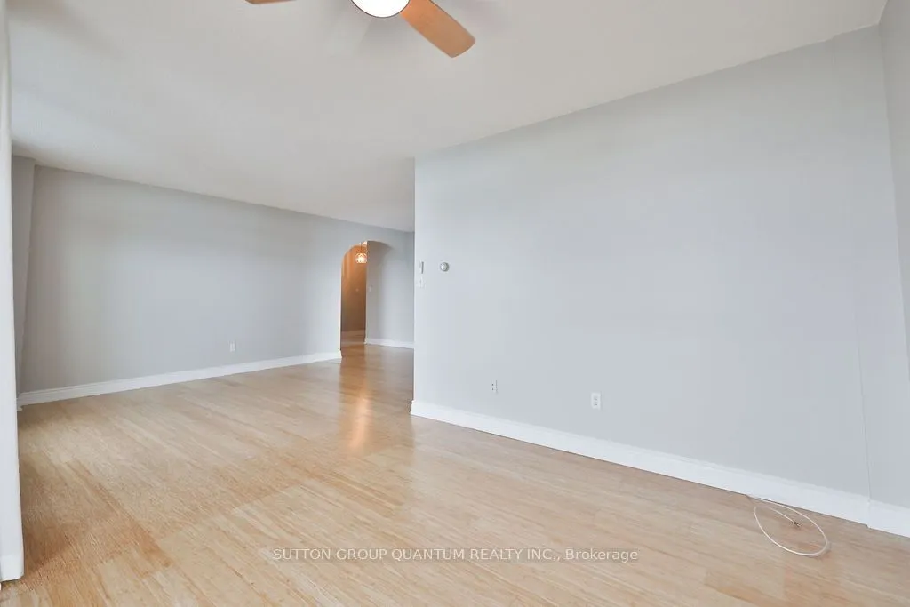 5250 Lakeshore Road, #1605