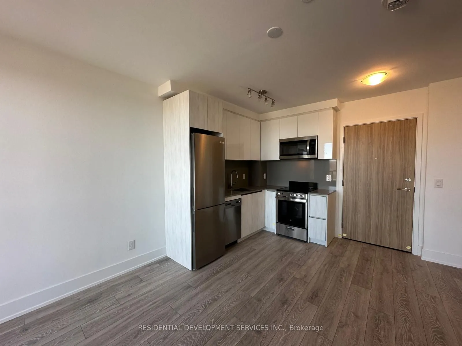 3100 Keele Street, #904