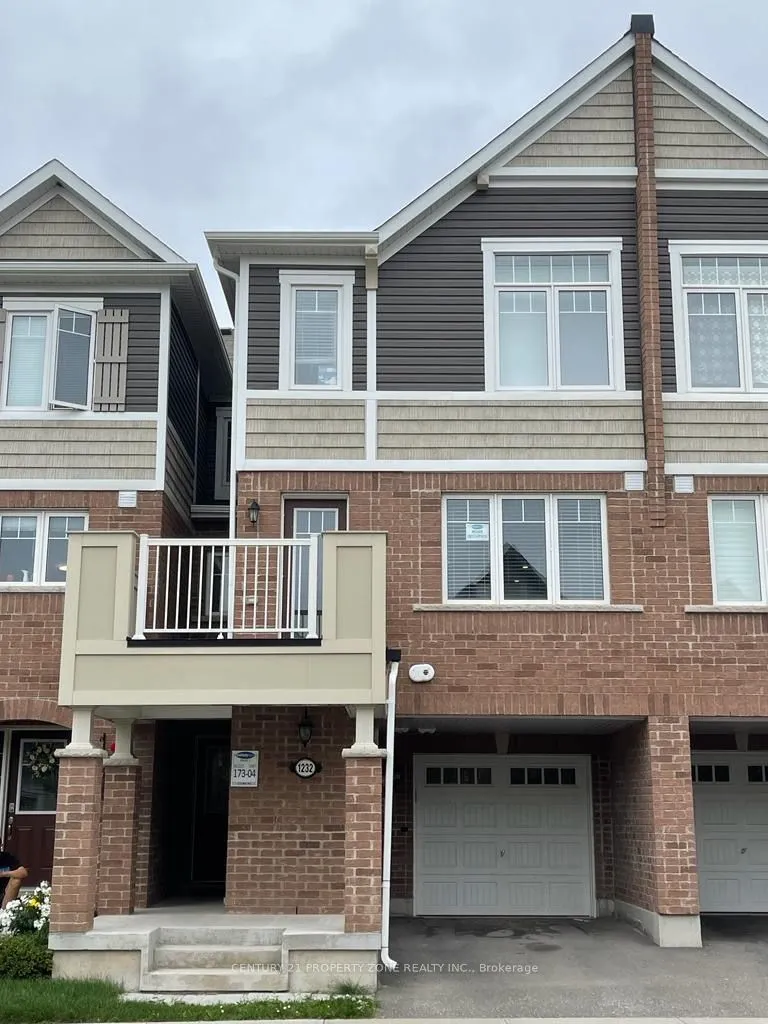1232 Rose Way