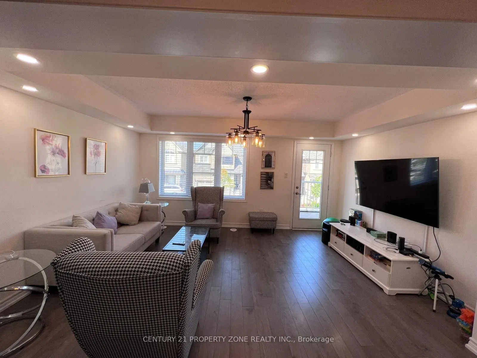 1232 Rose Way