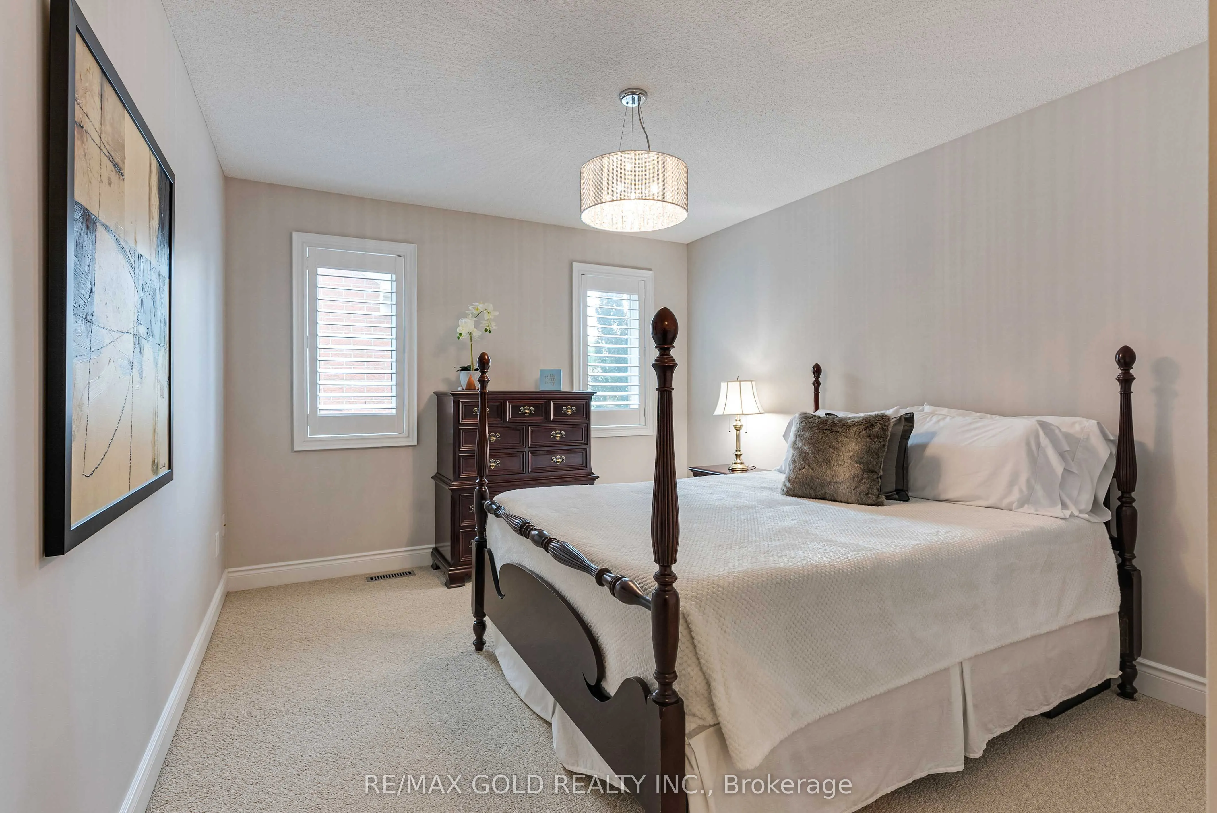1593 Hallstone Road