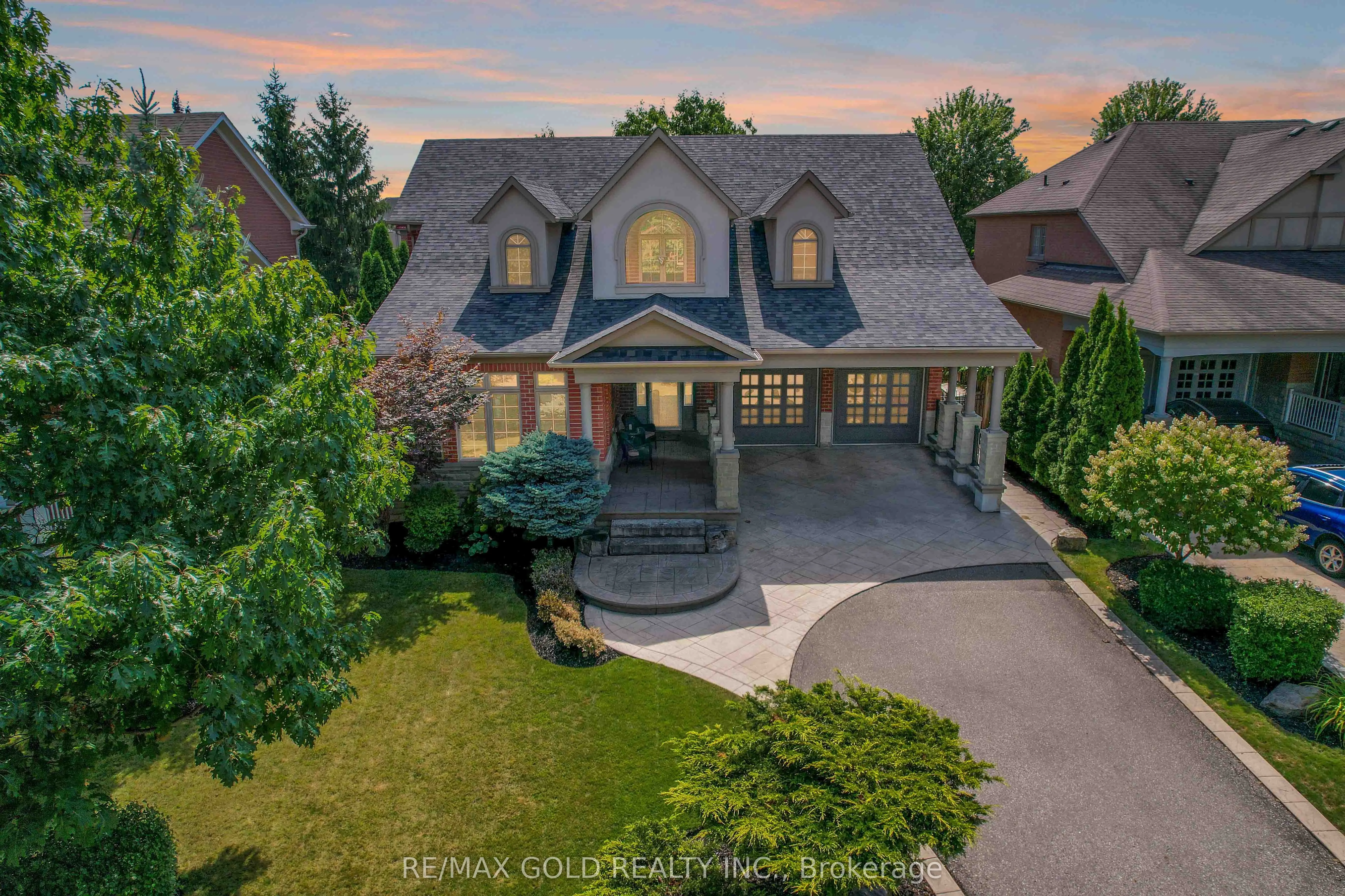 1593 Hallstone Road