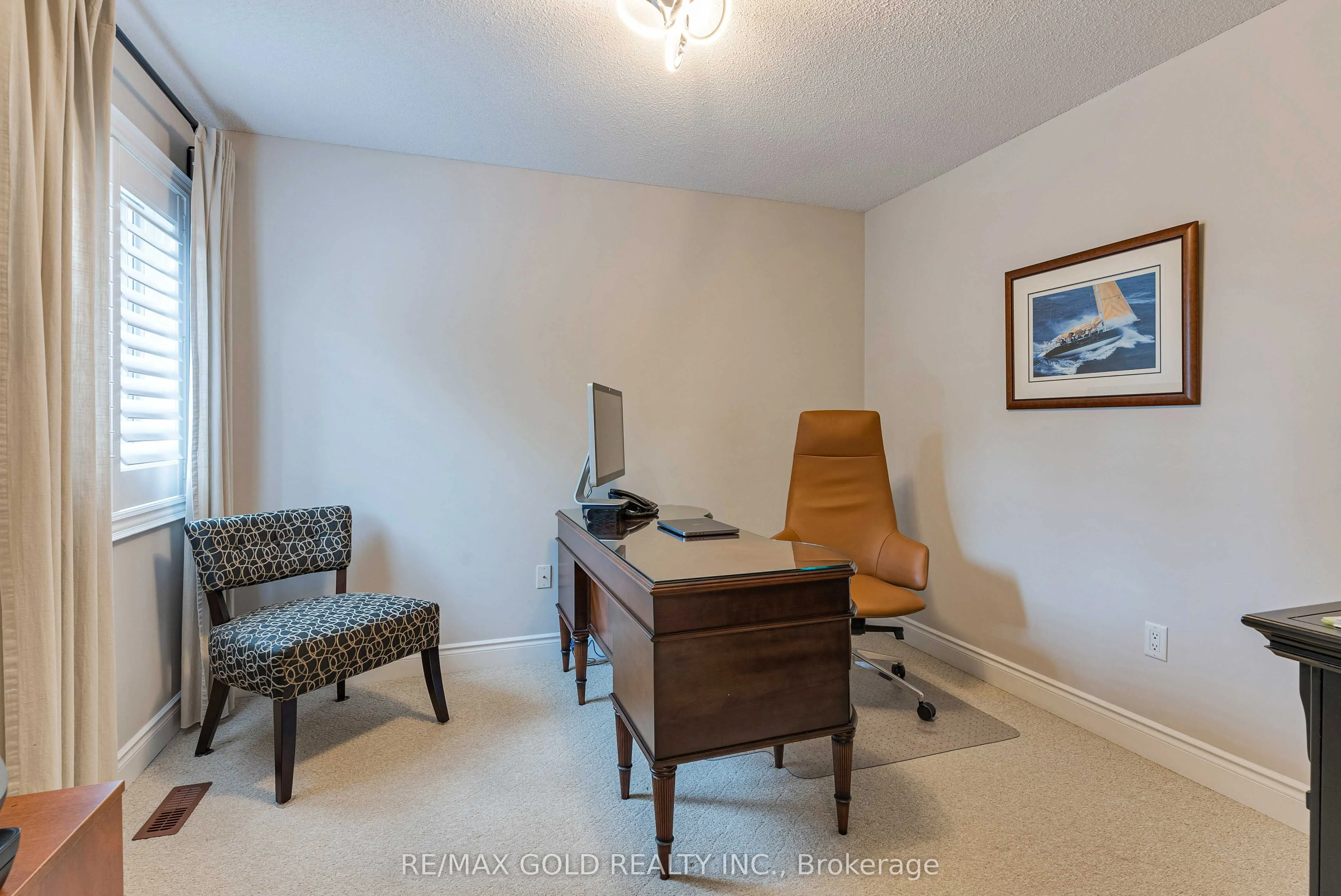 1593 Hallstone Road