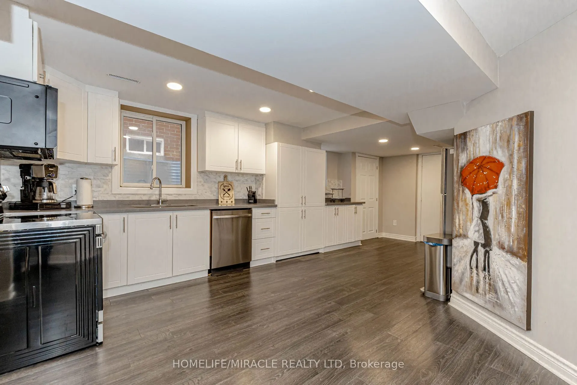 32 Masters Green Crescent