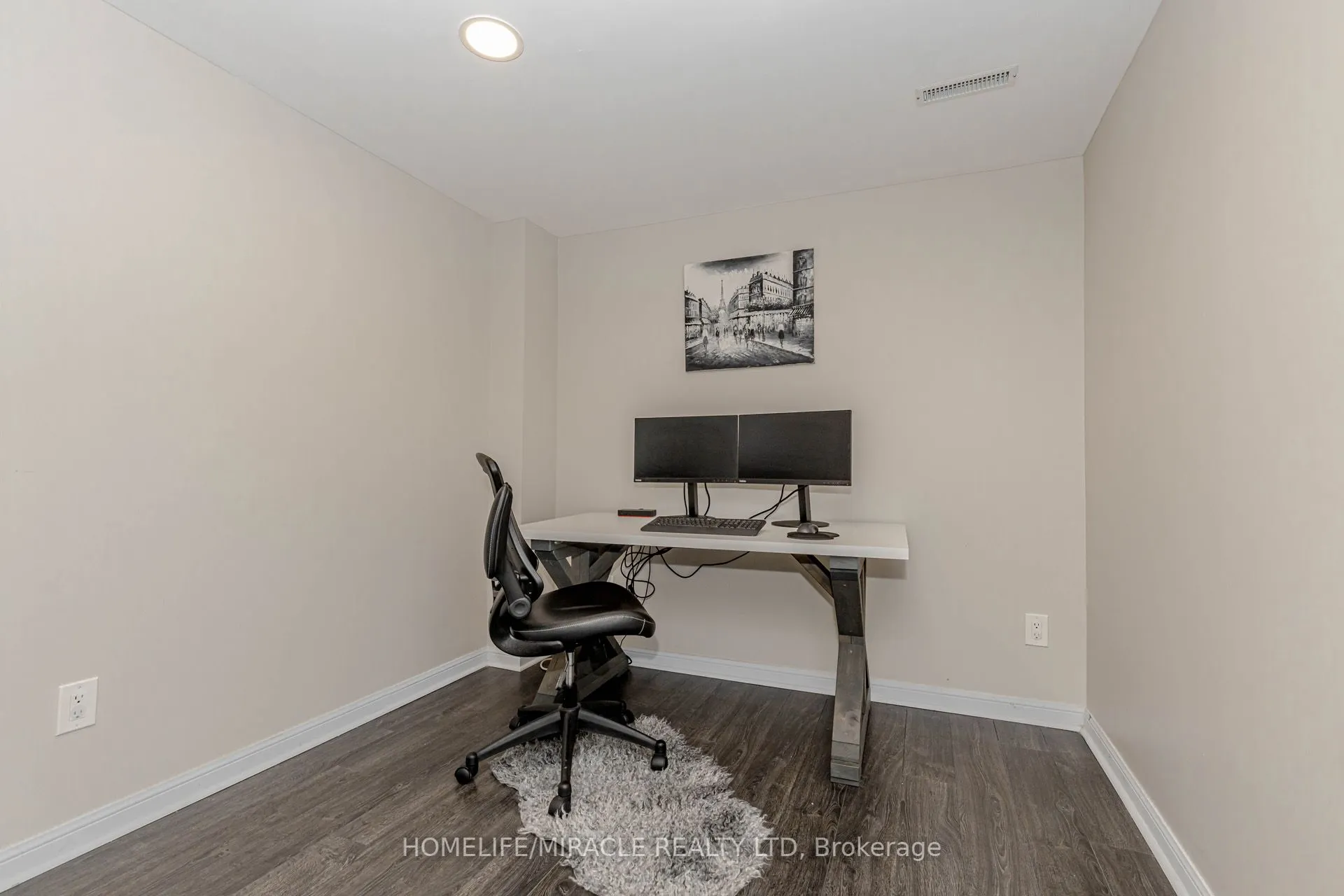 32 Masters Green Crescent