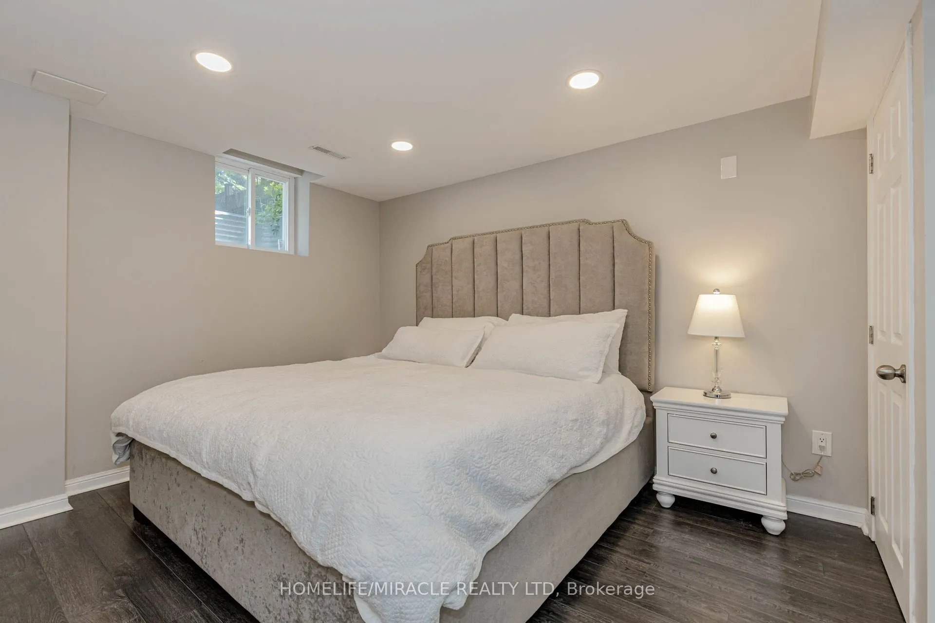 32 Masters Green Crescent