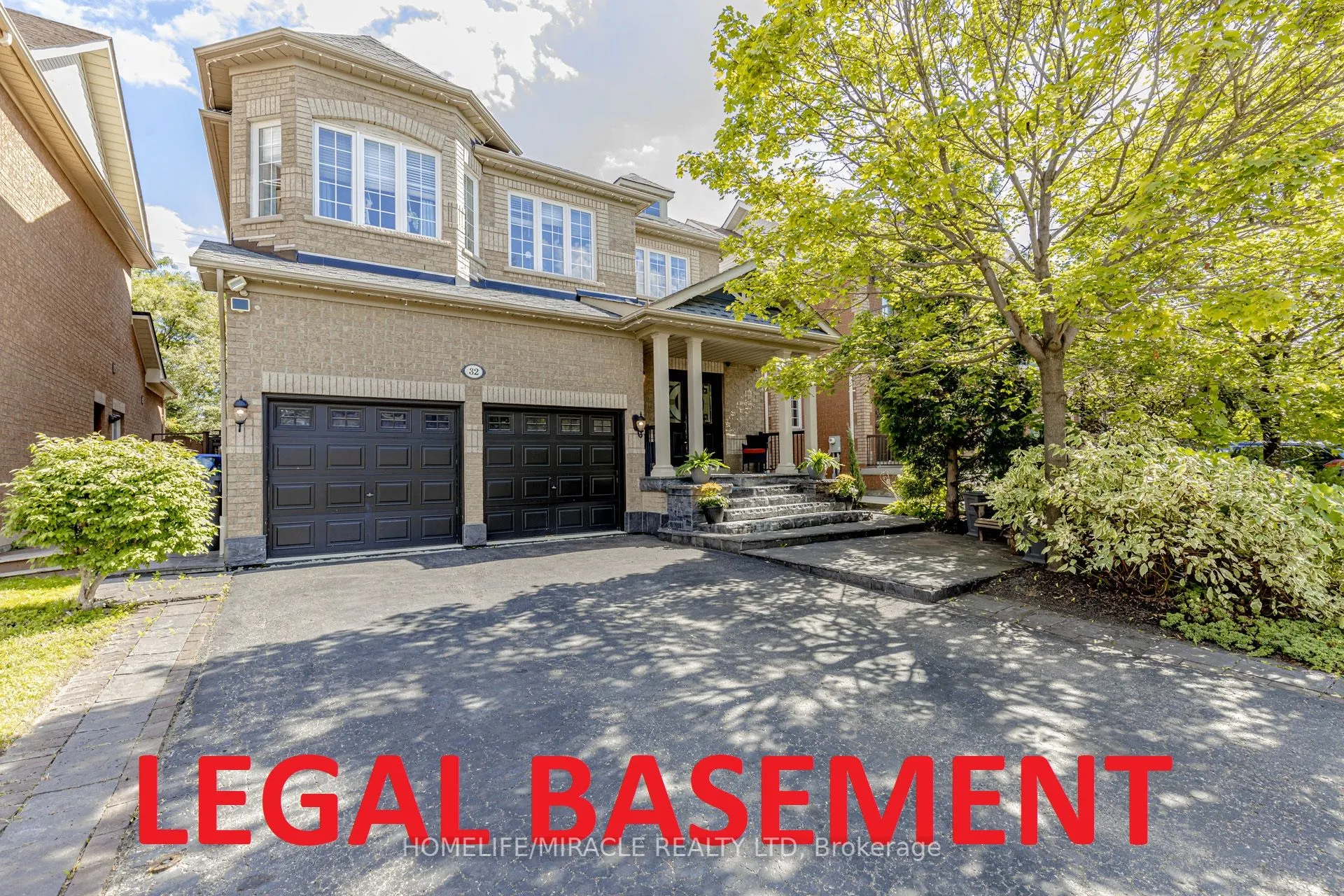 32 Masters Green Crescent