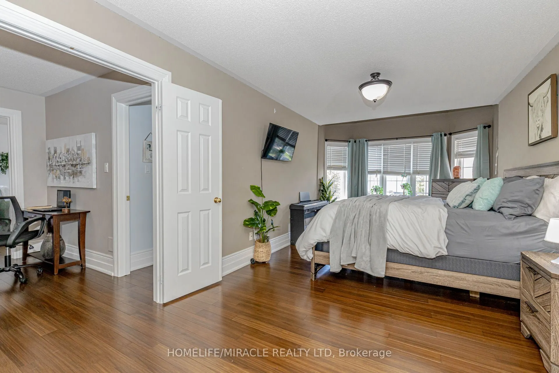32 Masters Green Crescent