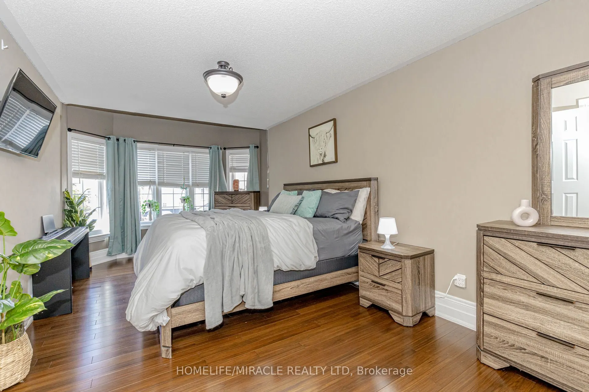 32 Masters Green Crescent