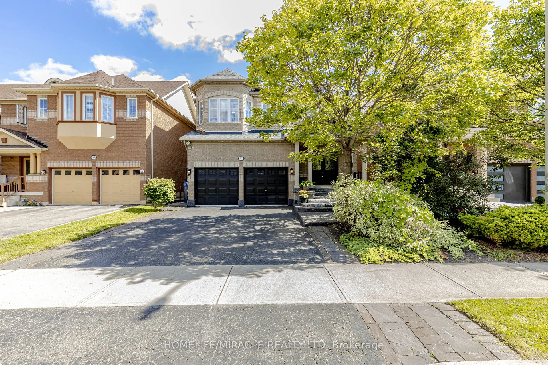32 Masters Green Crescent