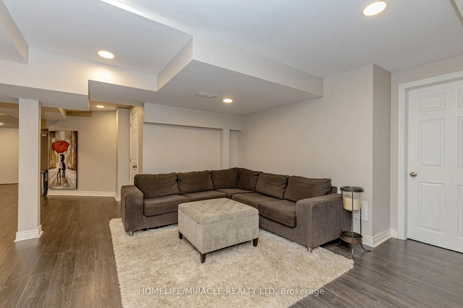 32 Masters Green Crescent