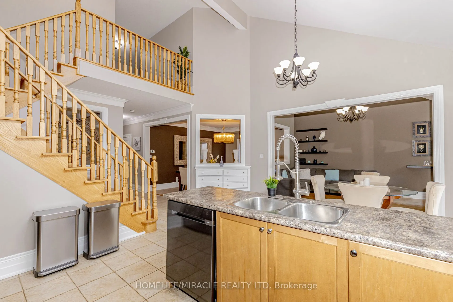 32 Masters Green Crescent