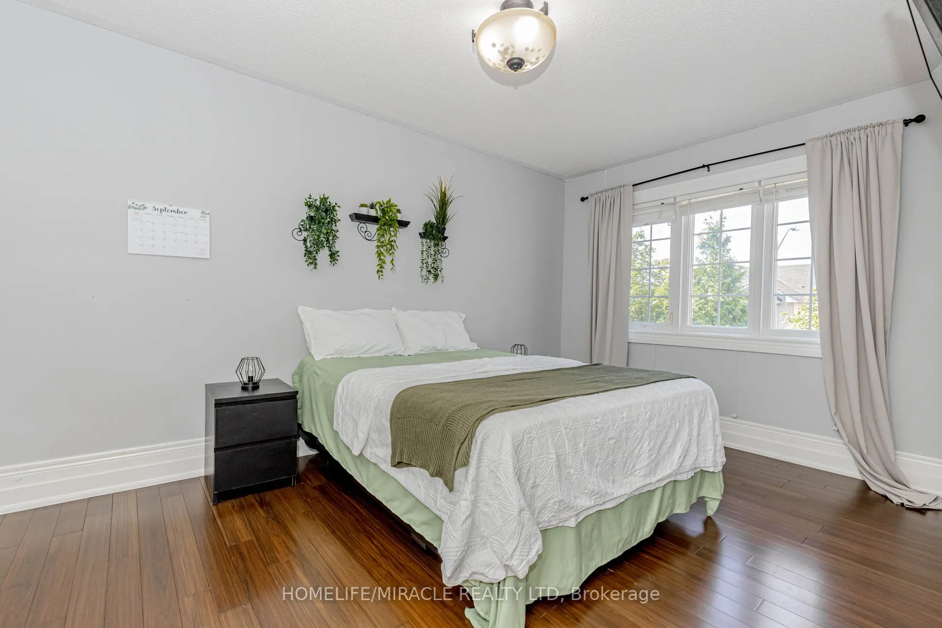 32 Masters Green Crescent