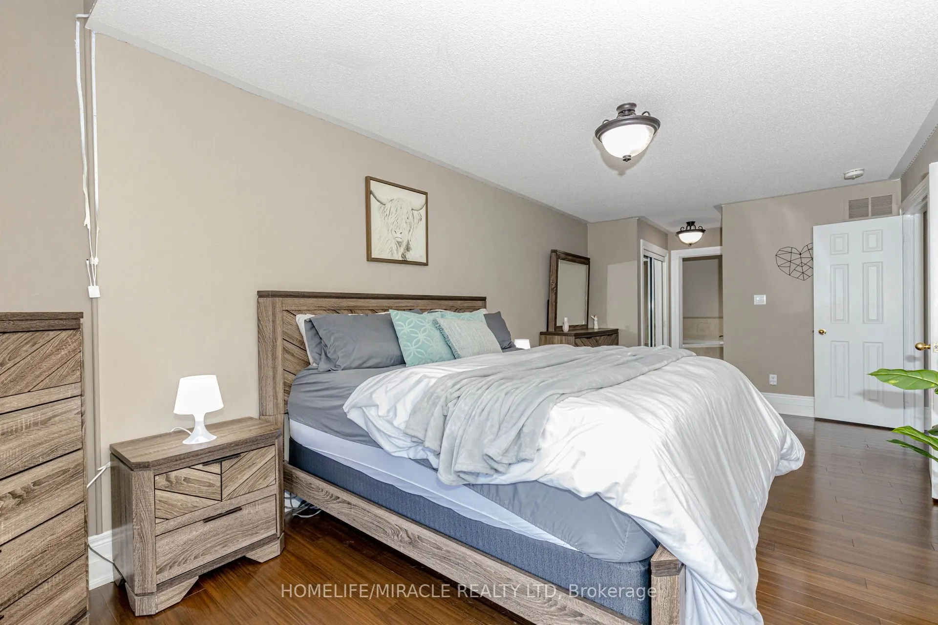32 Masters Green Crescent