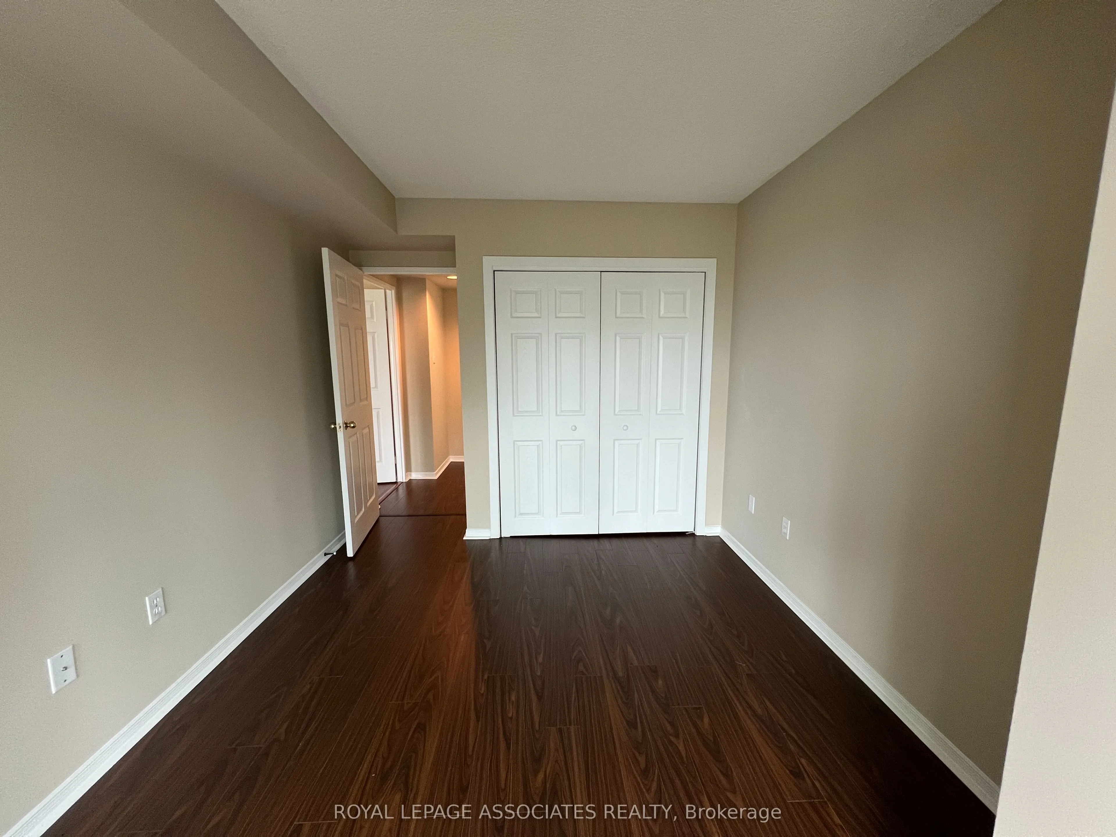 2177 Burnhamthorpe Road W, #402