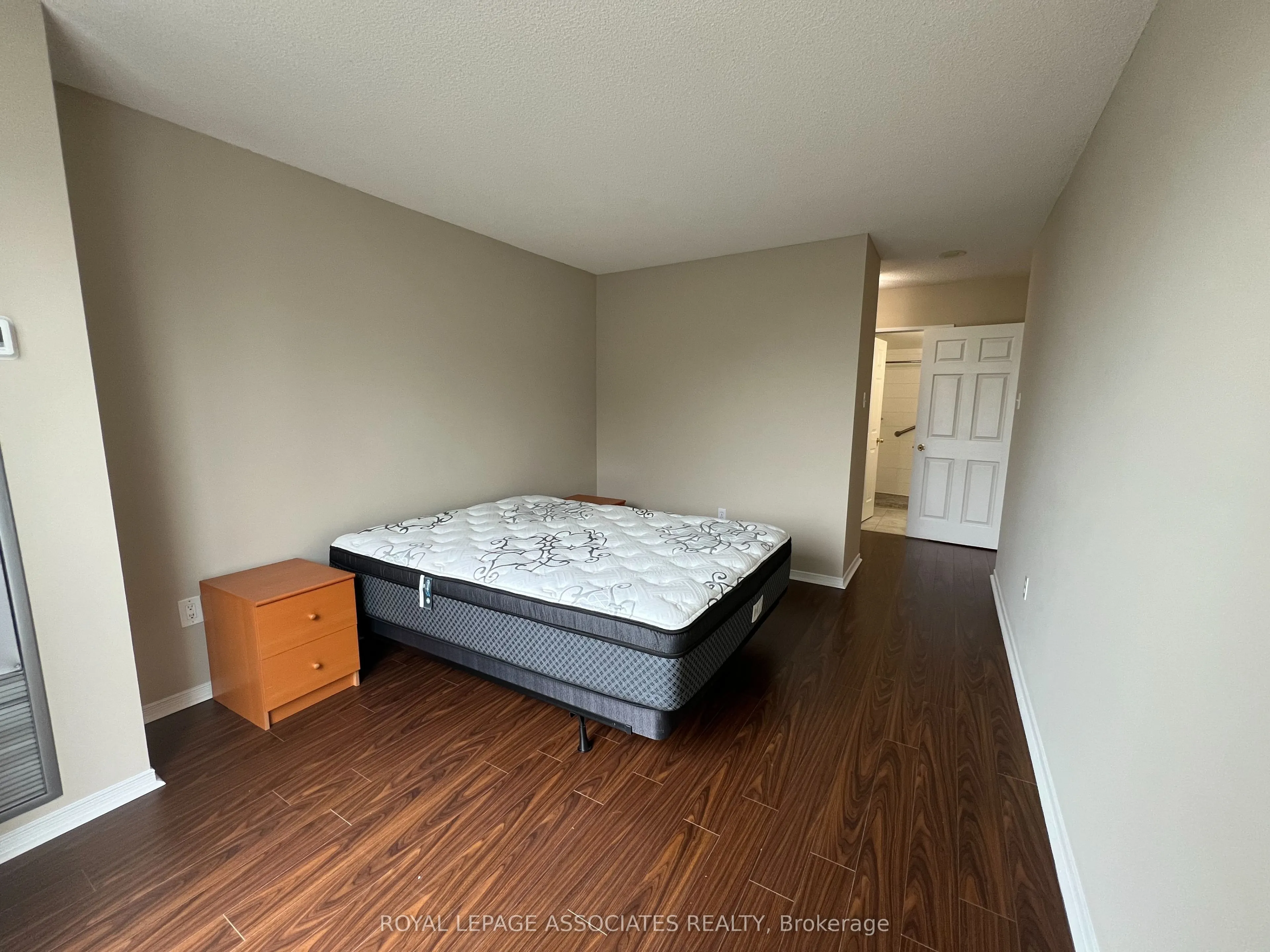 2177 Burnhamthorpe Road W, #402