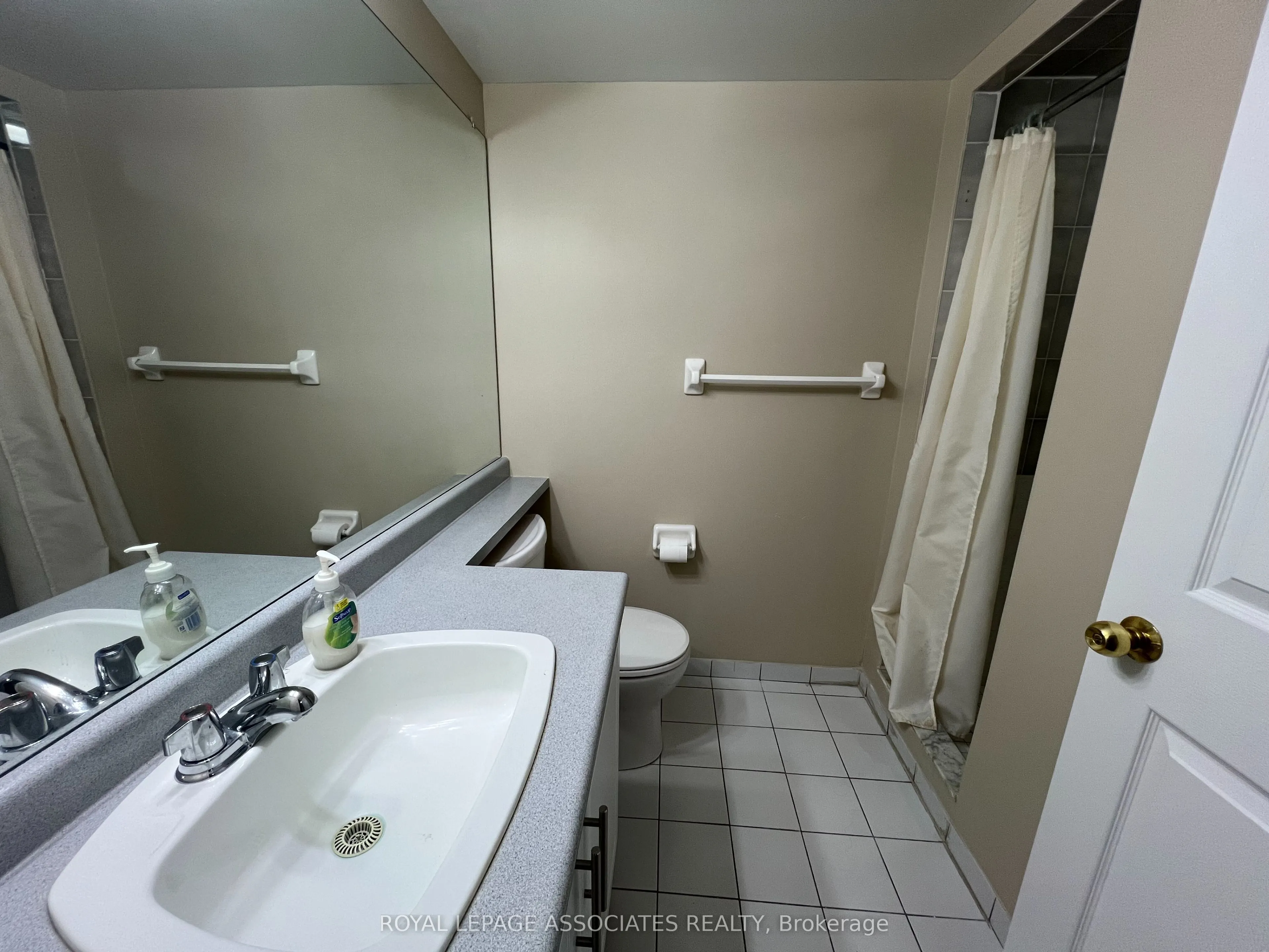2177 Burnhamthorpe Road W, #402