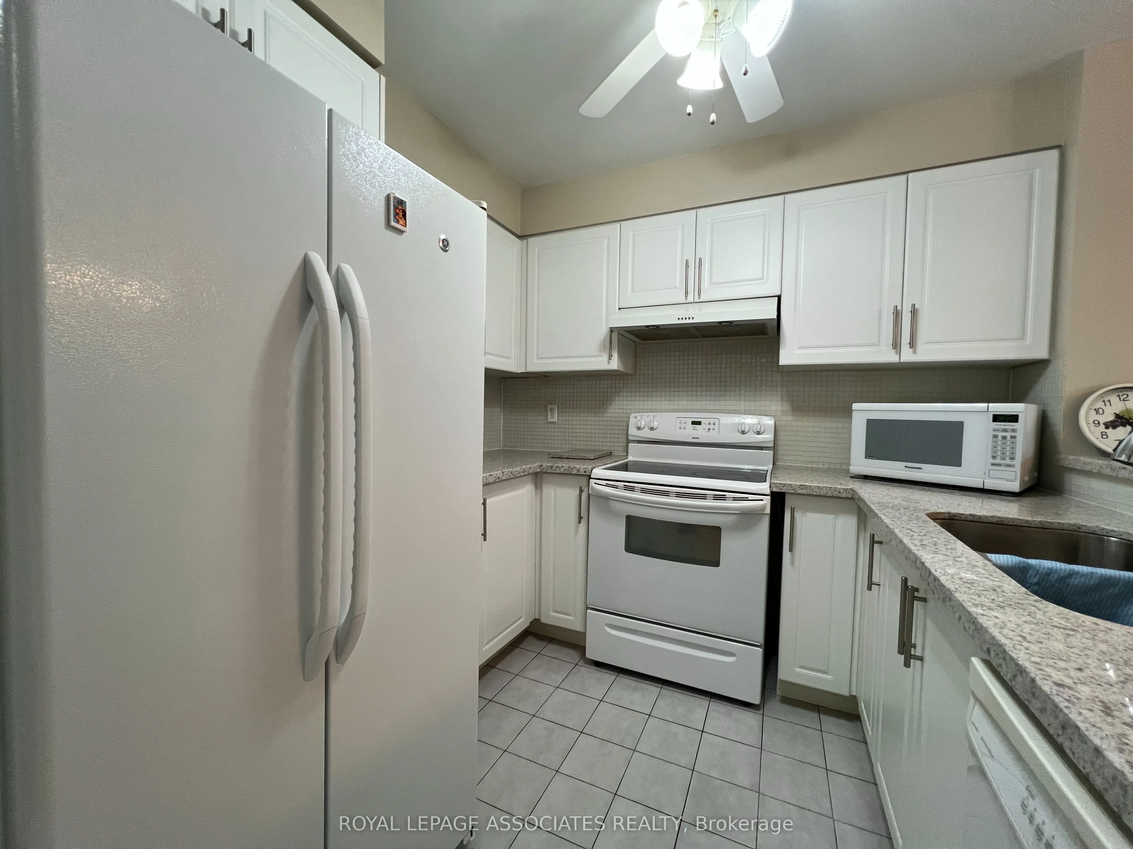 2177 Burnhamthorpe Road W, #402
