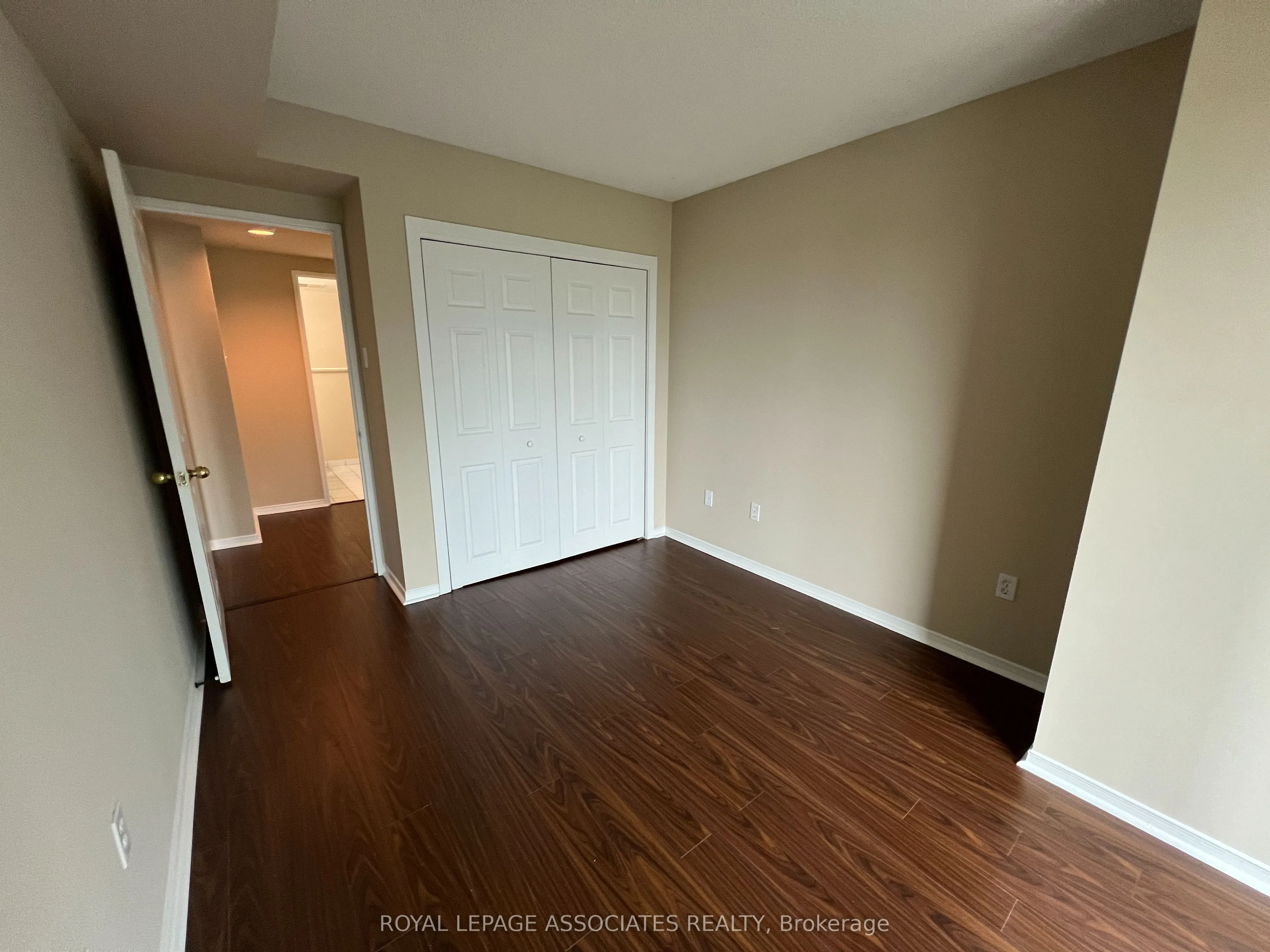 2177 Burnhamthorpe Road W, #402