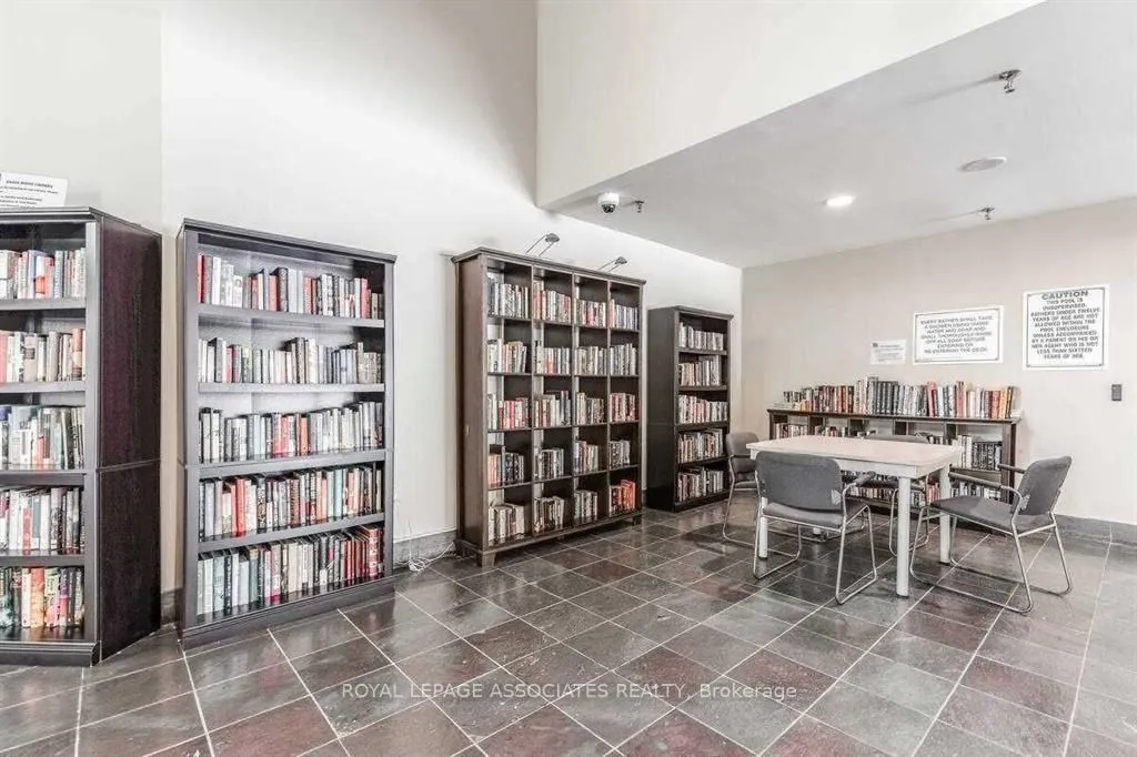 2177 Burnhamthorpe Road W, #402