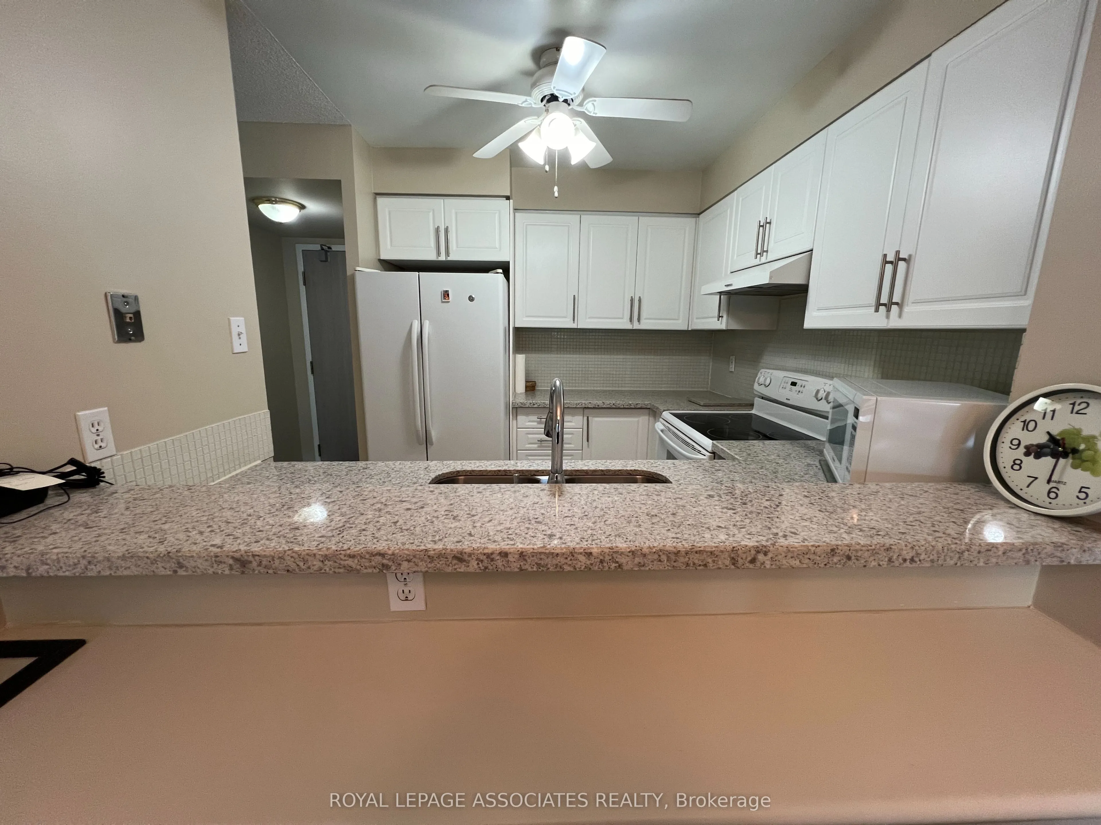 2177 Burnhamthorpe Road W, #402