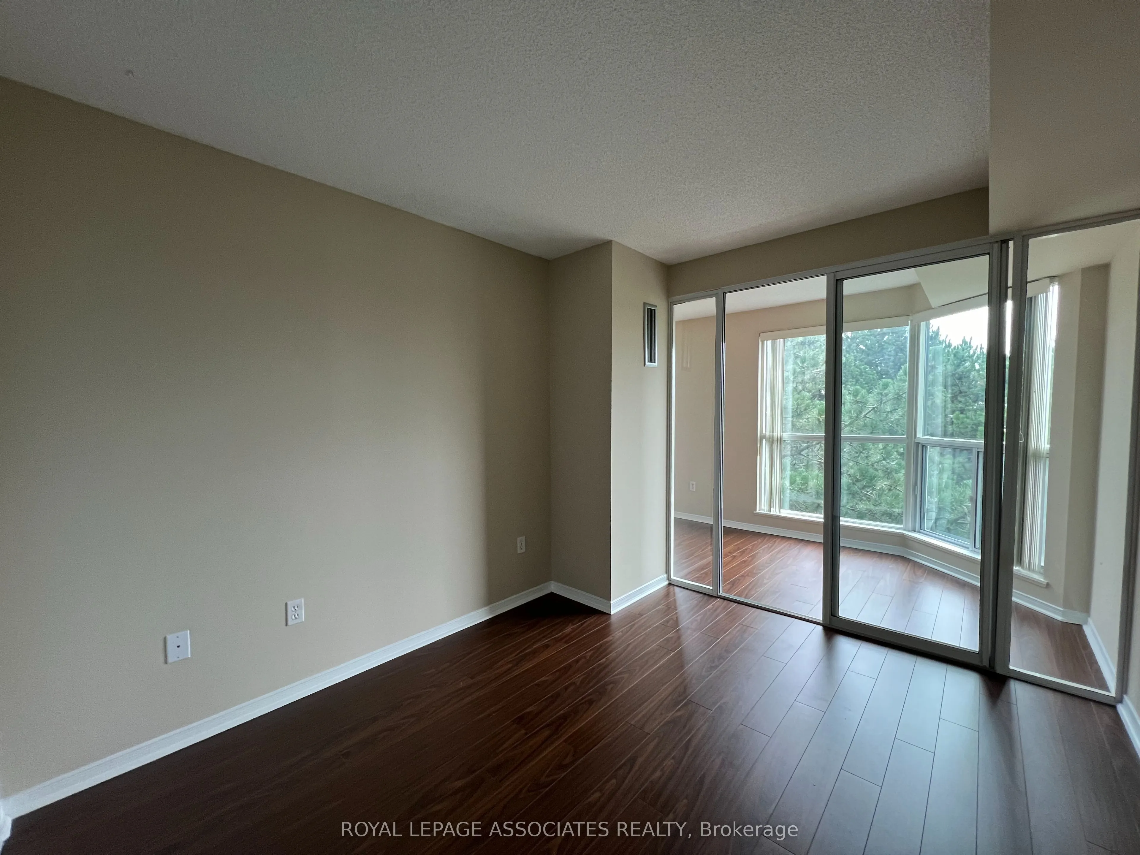 2177 Burnhamthorpe Road W, #402