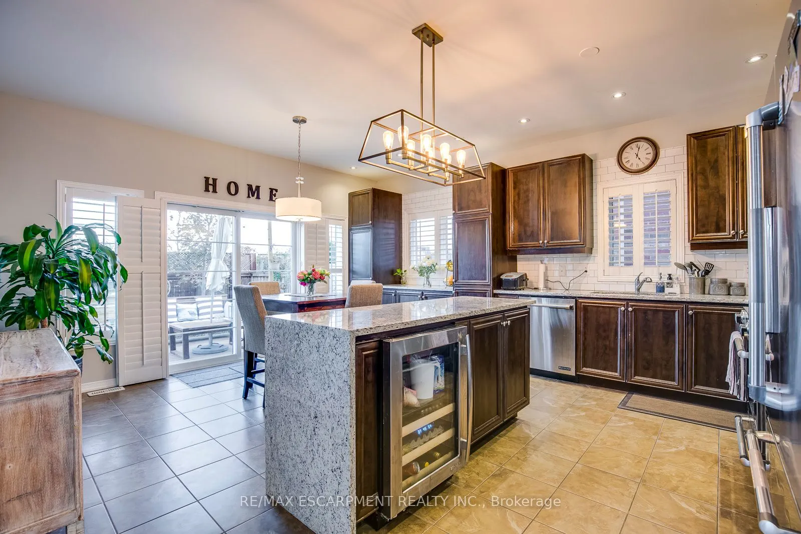 4200 Fuller Crescent
