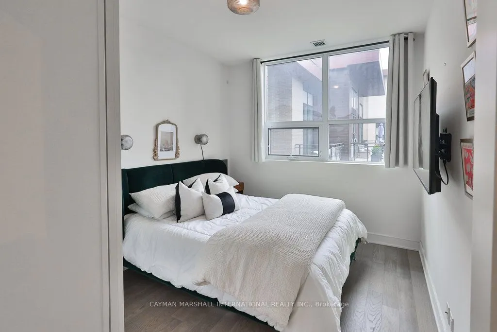 1575 Lakeshore Road W, #462