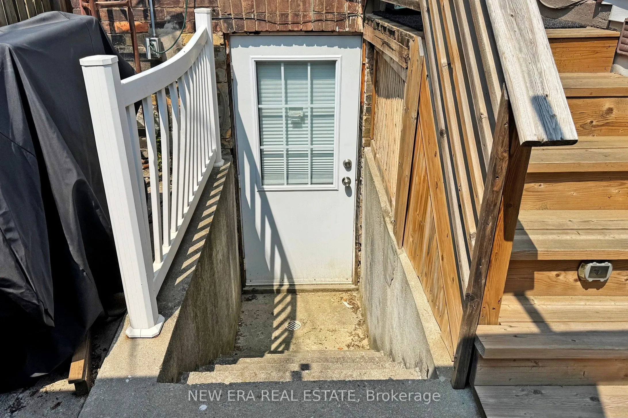 53 Burnfield Avenue