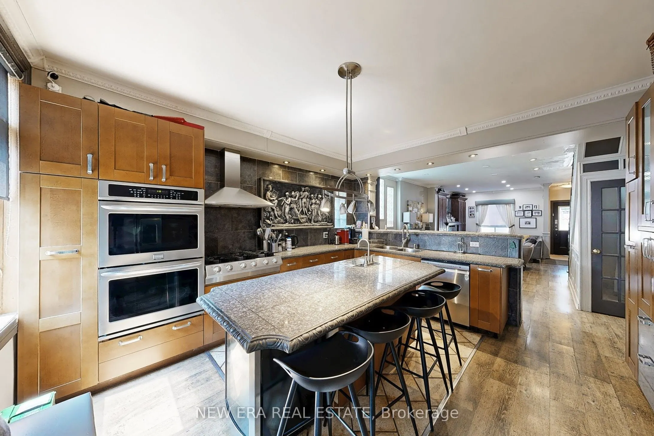 53 Burnfield Avenue