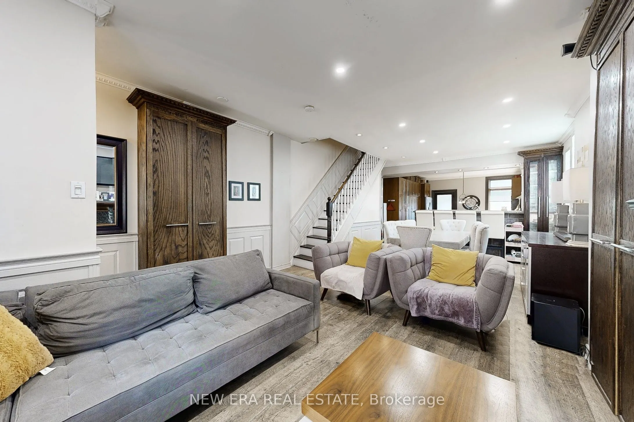 53 Burnfield Avenue