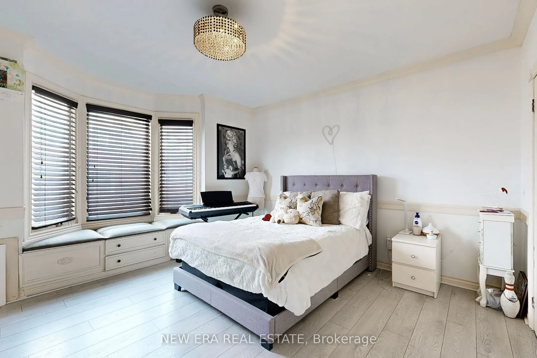 53 Burnfield Avenue