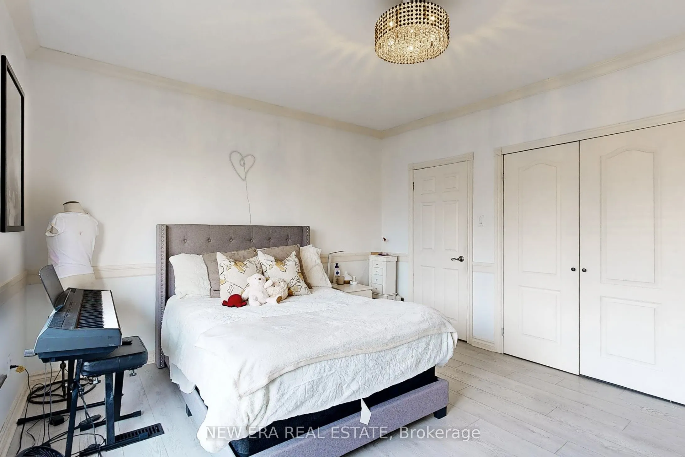 53 Burnfield Avenue