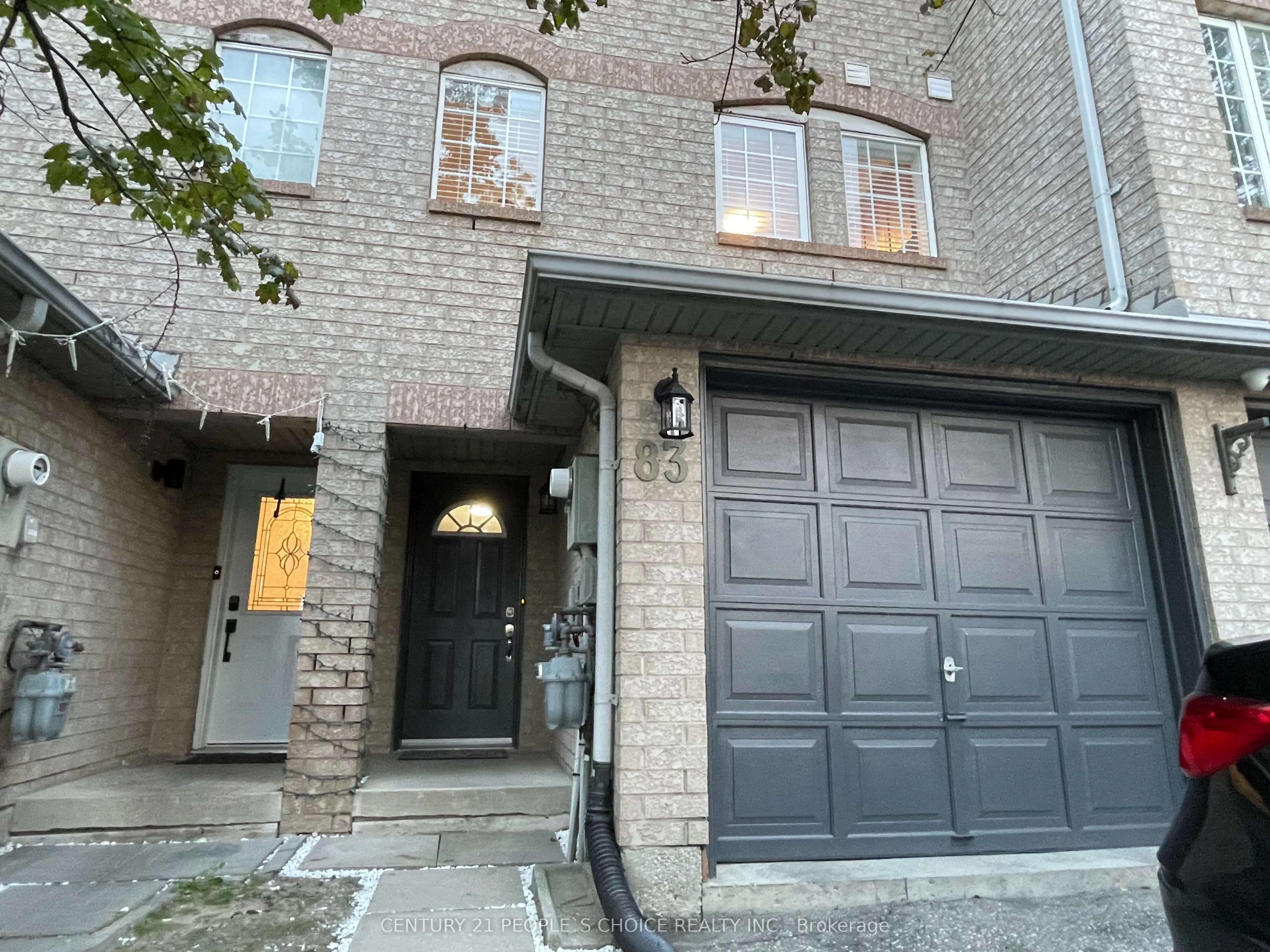 83 Spadina Road N, #49