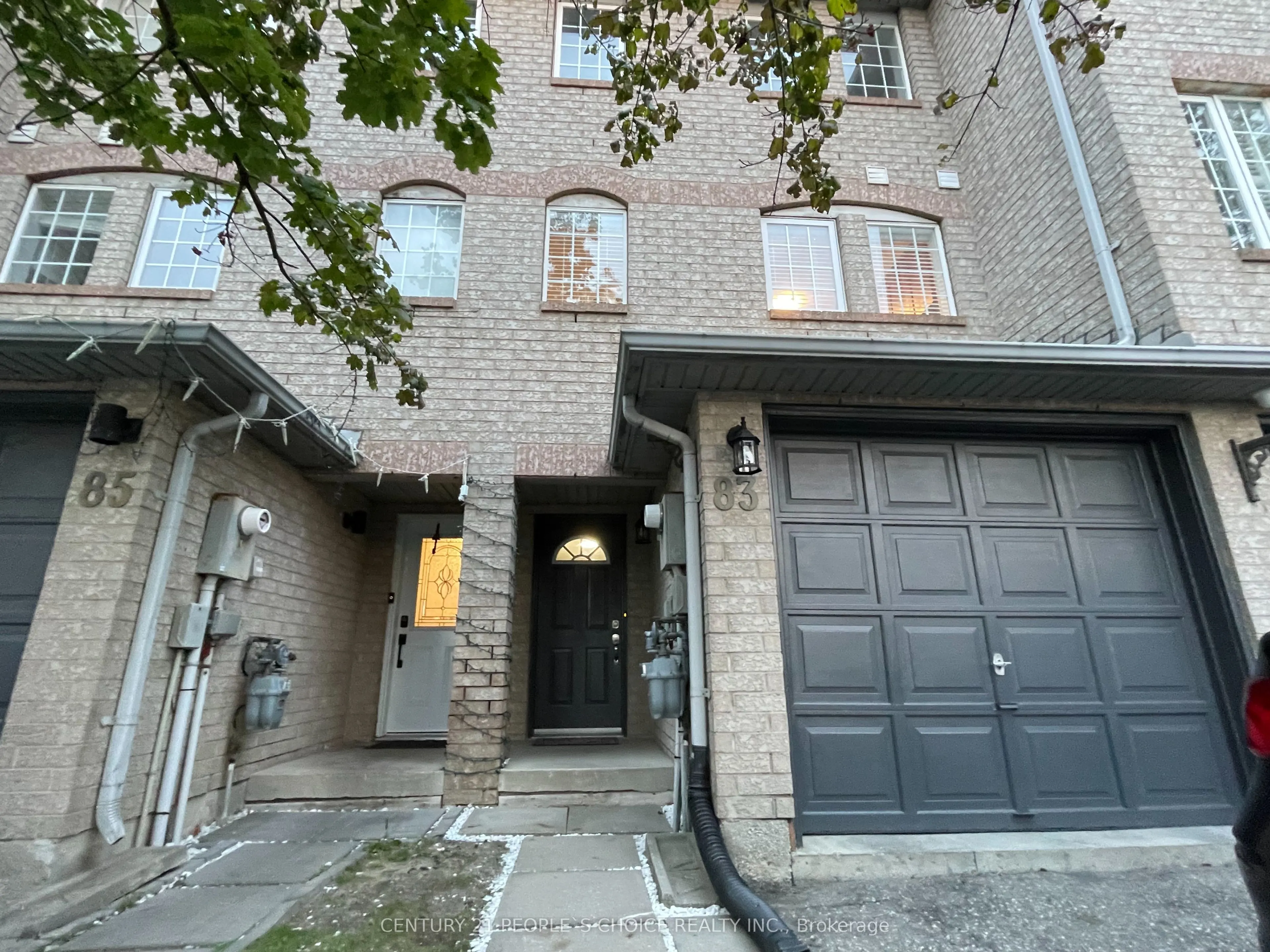 83 Spadina Road N, #49