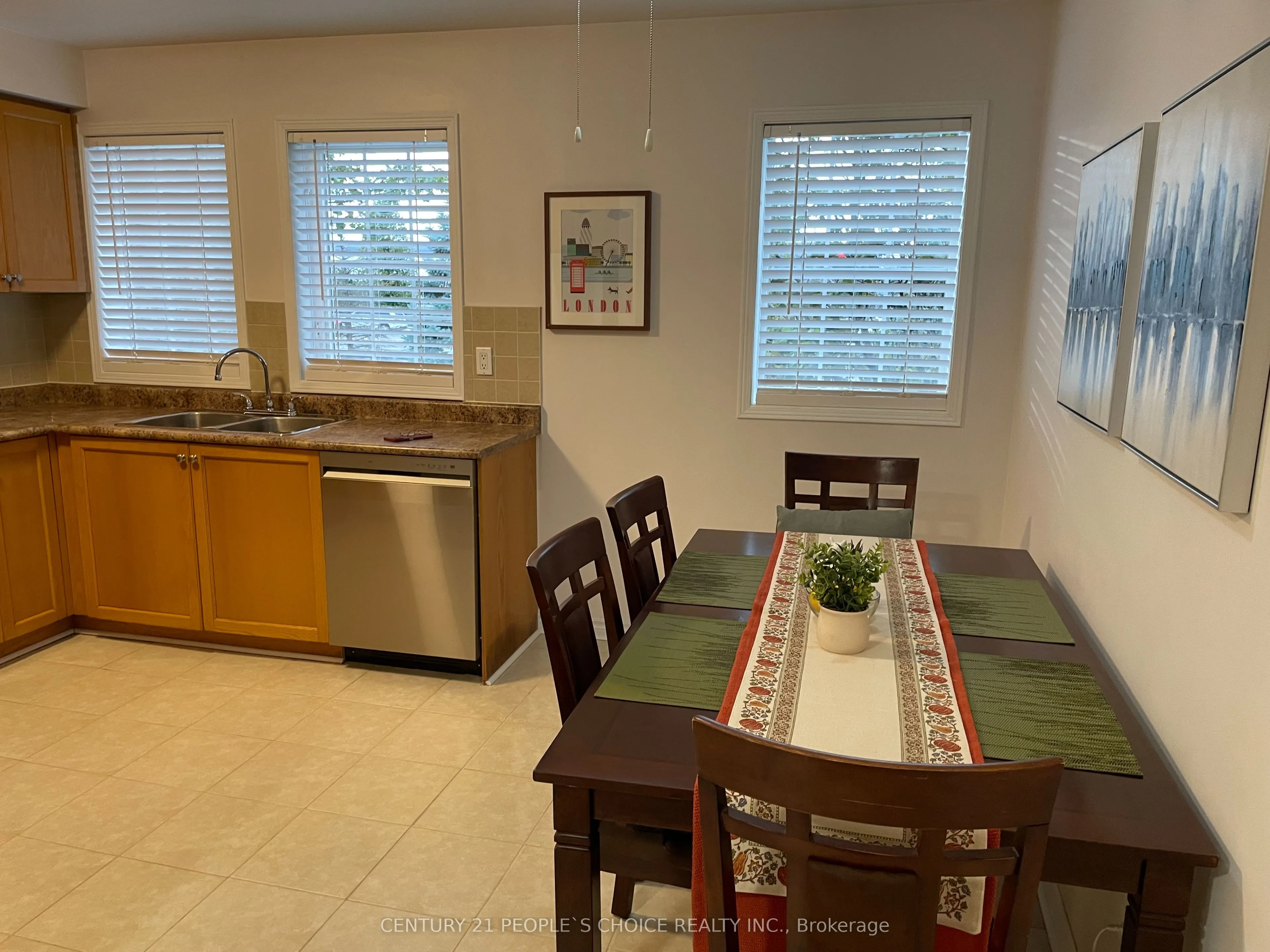 83 Spadina Road N, #49