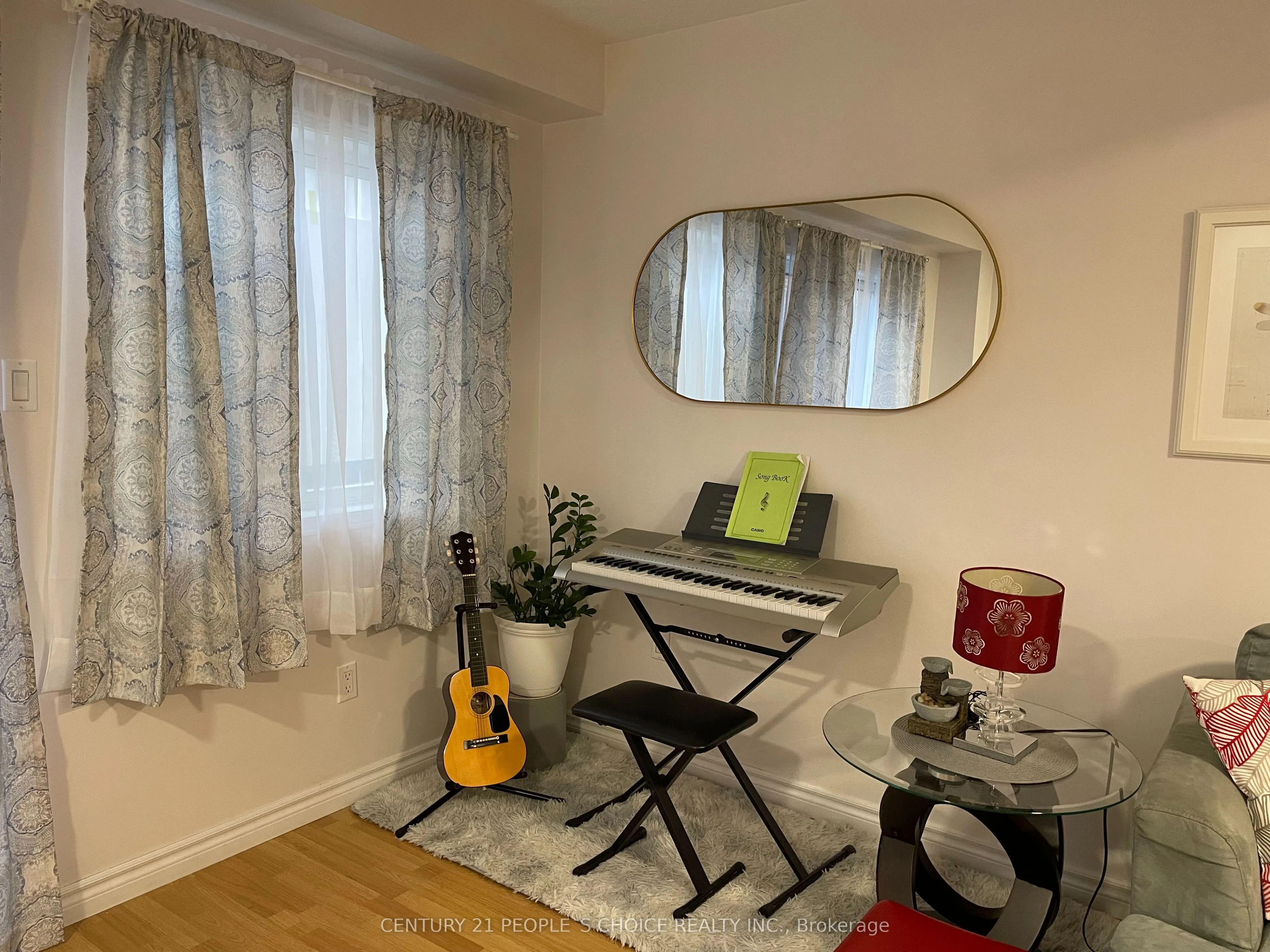 83 Spadina Road N, #49