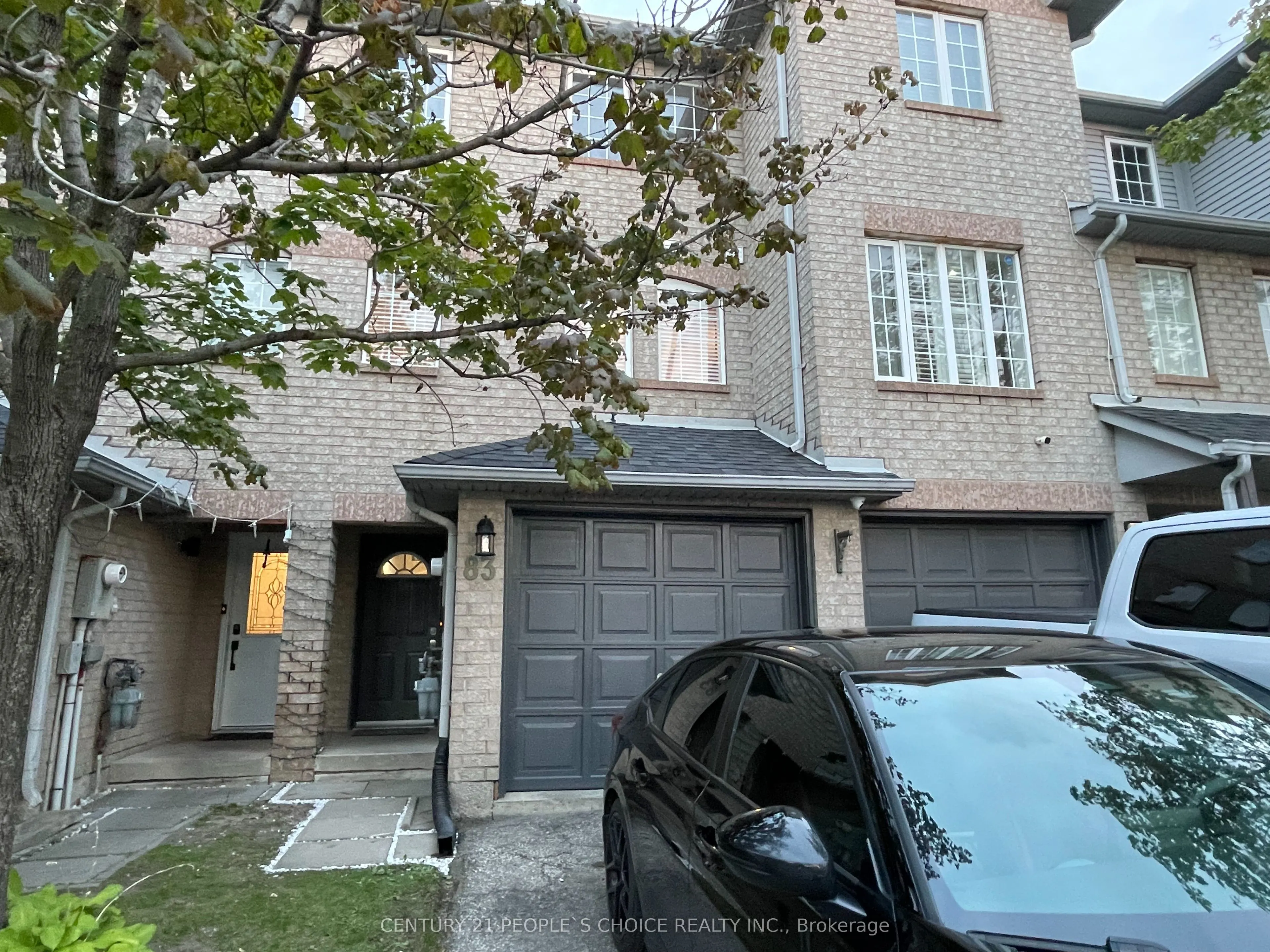 83 Spadina Road N, #49