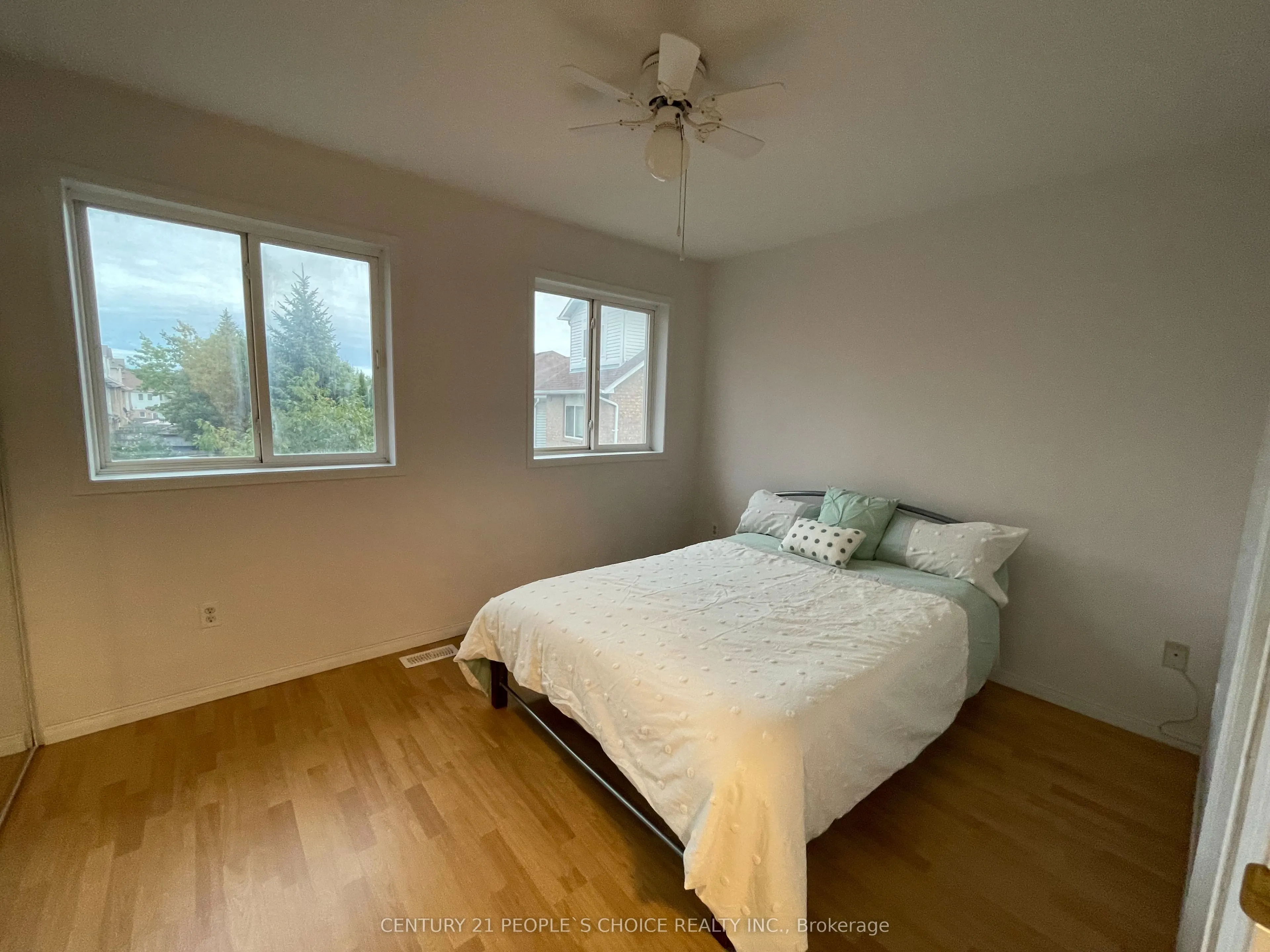 83 Spadina Road N, #49