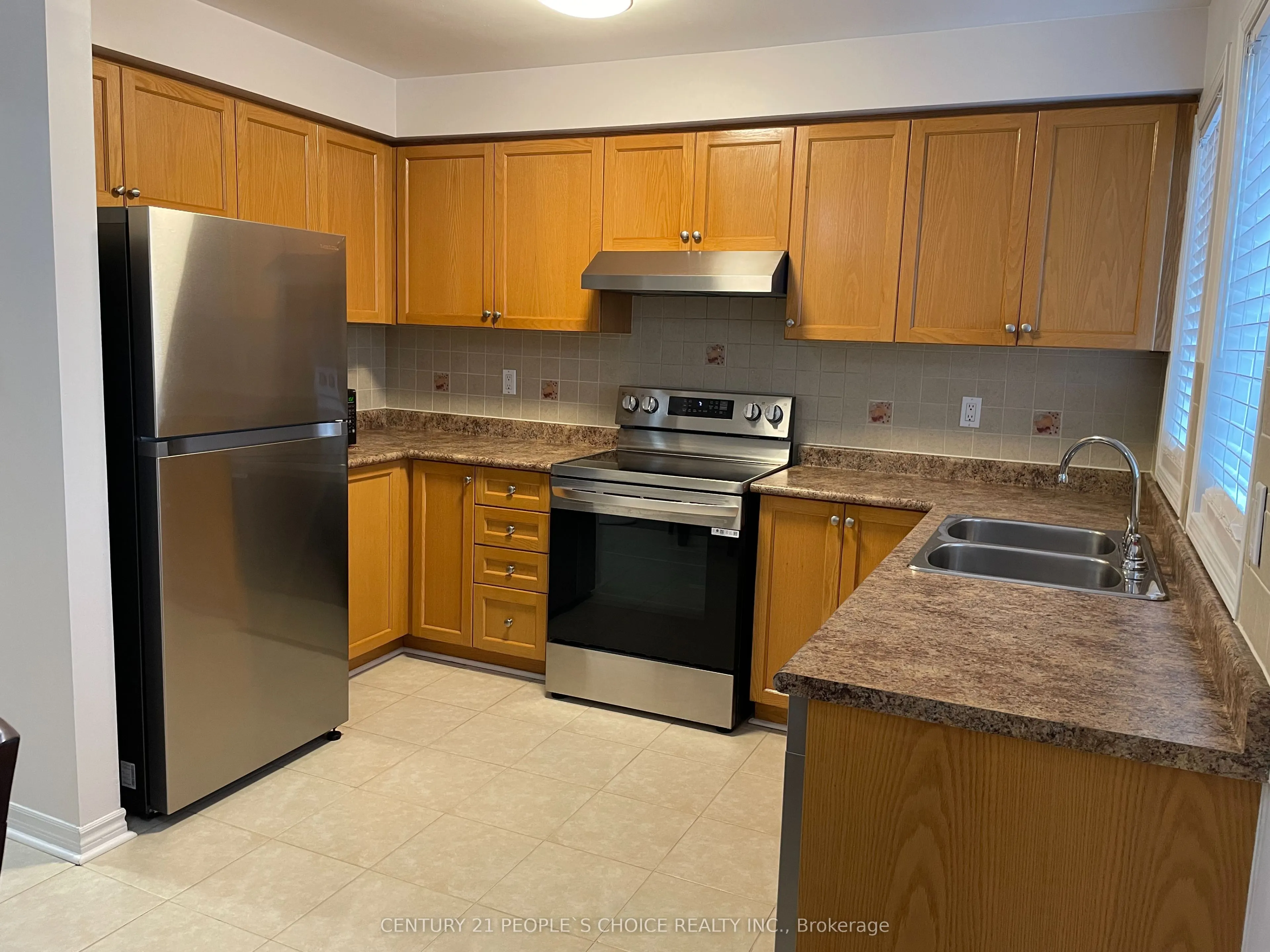 83 Spadina Road N, #49